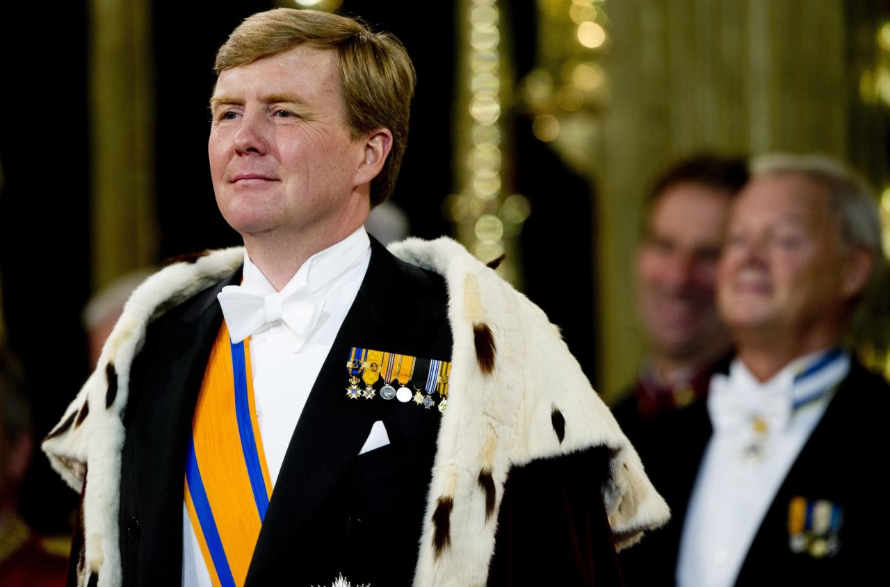 Willem koning kersttoespraak huis toespraak raja bezoekt belanda nederlanden arenda oomen king rvd peel maas sosok kunjungi ini integrale koninklijk